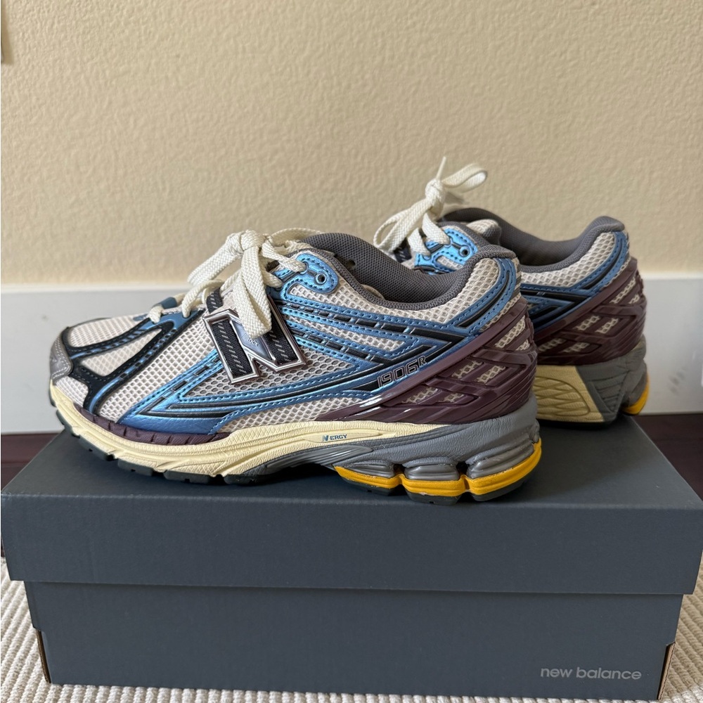 New Balance unisex 1906R blue purple sneakers brand new size 7 women/5.5 men